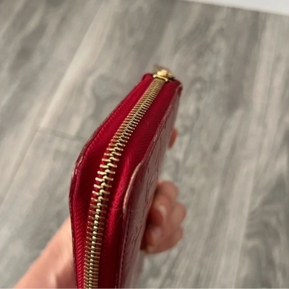 Authenticated Used Louis Vuitton Zippy Wallet  Monogram Vernis Pomme d'Amour Red - Picture 8 of 16